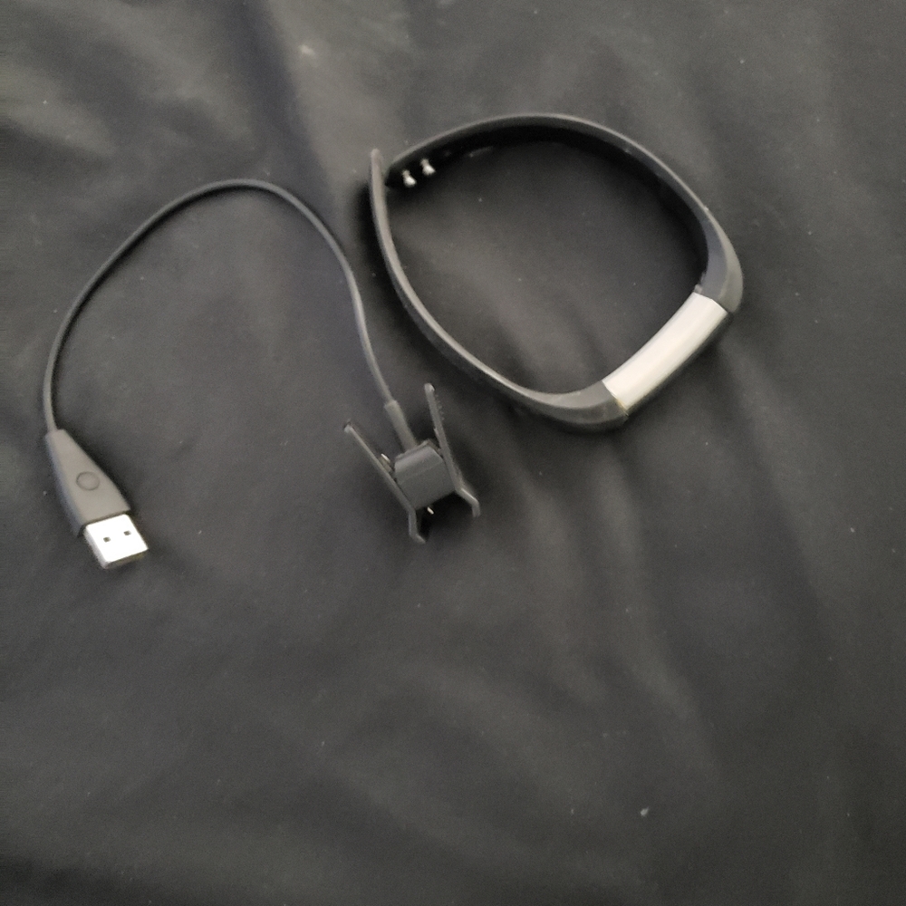 (ACCEPTING ALL OFFERS) Fitbit Smartwatch